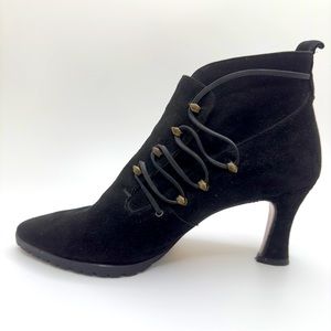 “Davids” VintageCape David suede boots made in Italy.